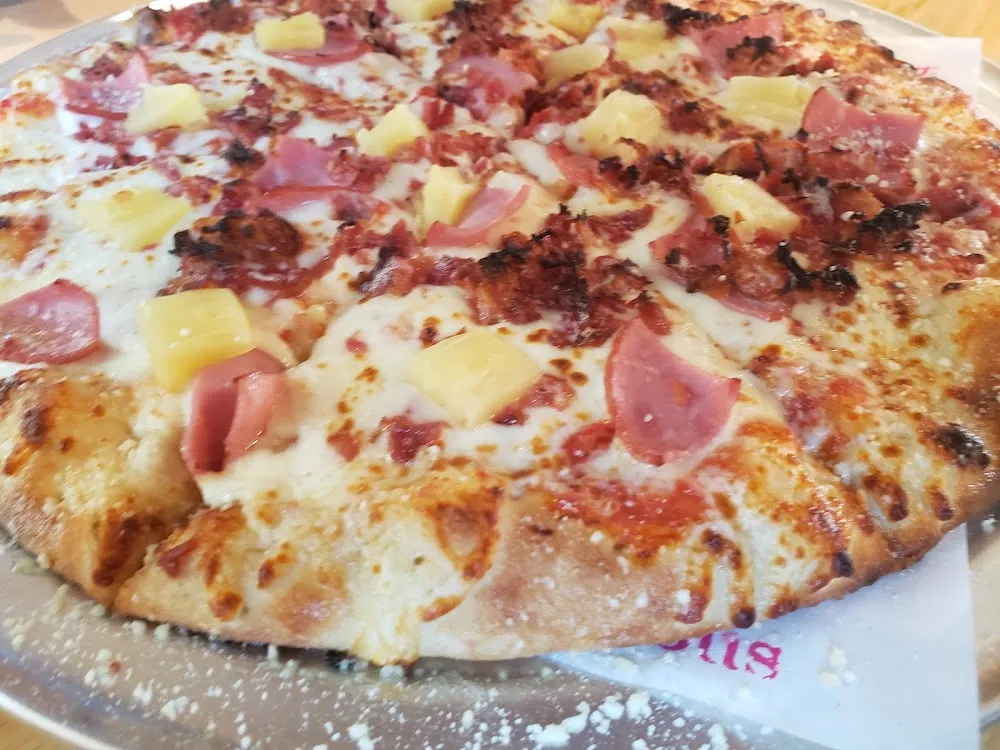 Hawaiian Pizza-Marinara Mozzarella Ham Bacon And